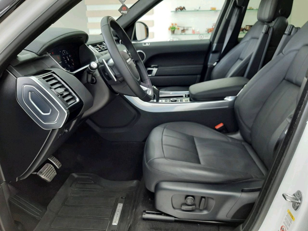 Range Rover Sport - Image 3
