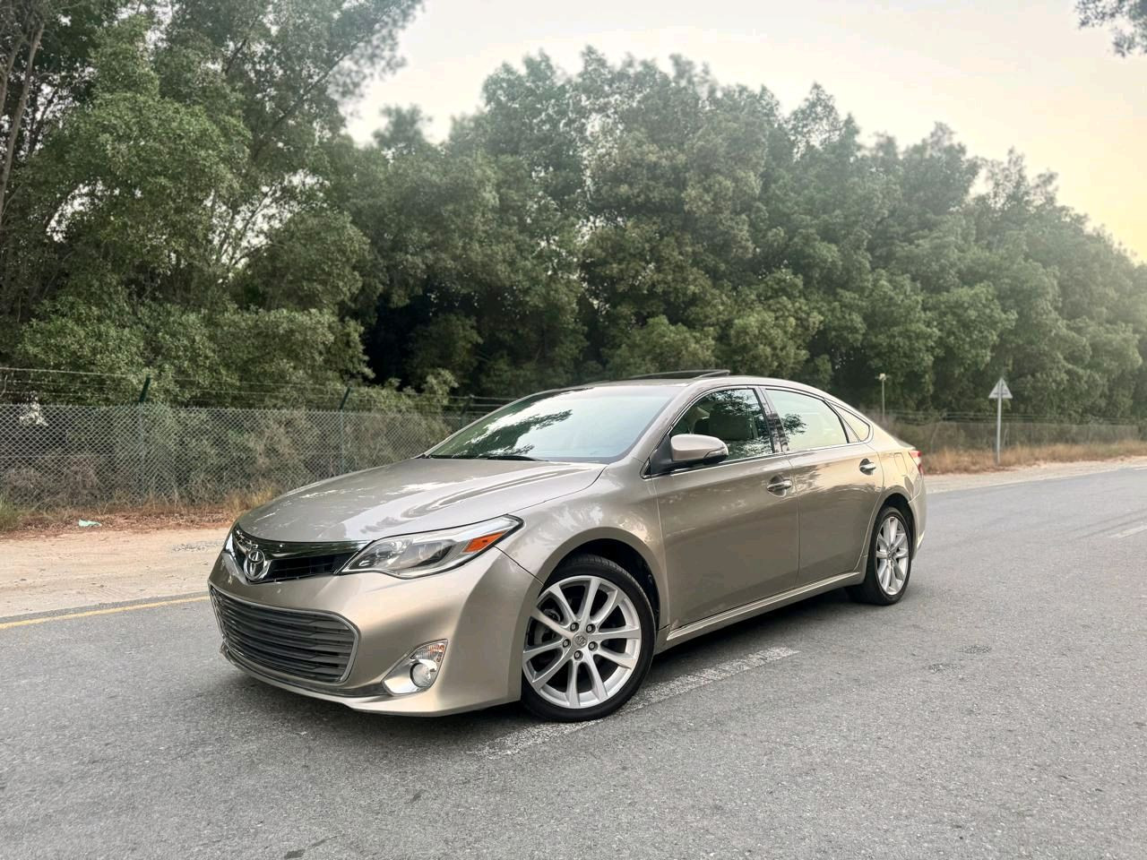 Toyota Avalon - Image 9