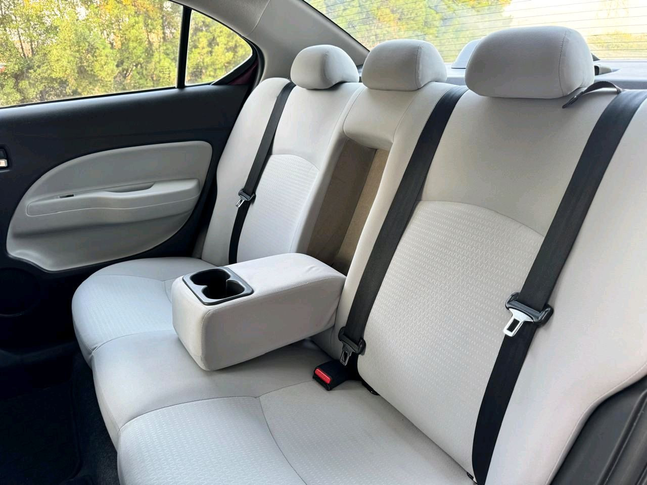 Mitsubishi Attrage - Image 9