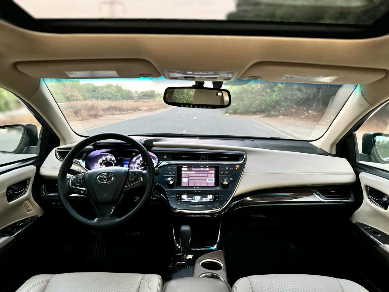 Toyota Avalon - Image 5