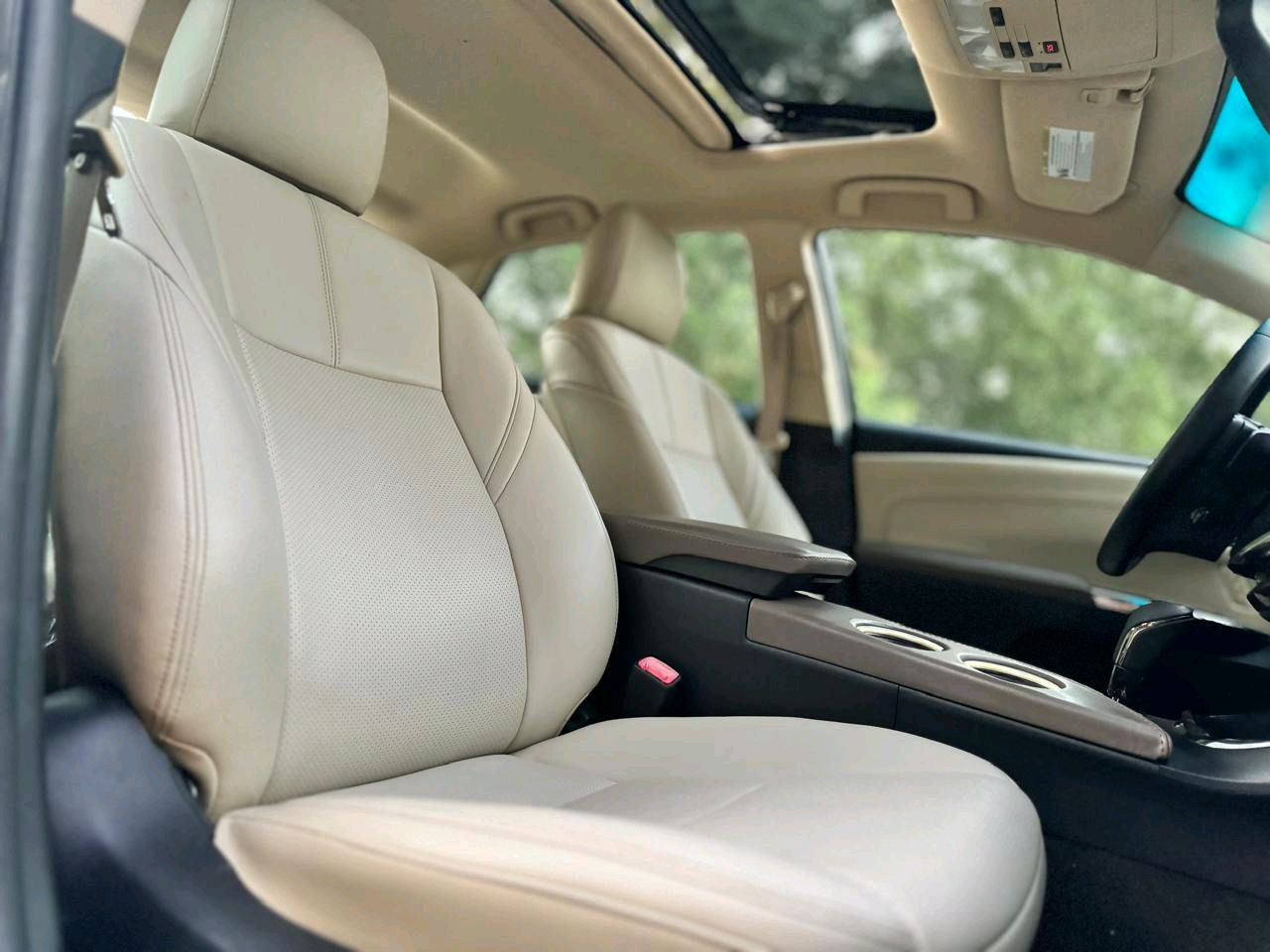 Toyota Avalon - Image 12
