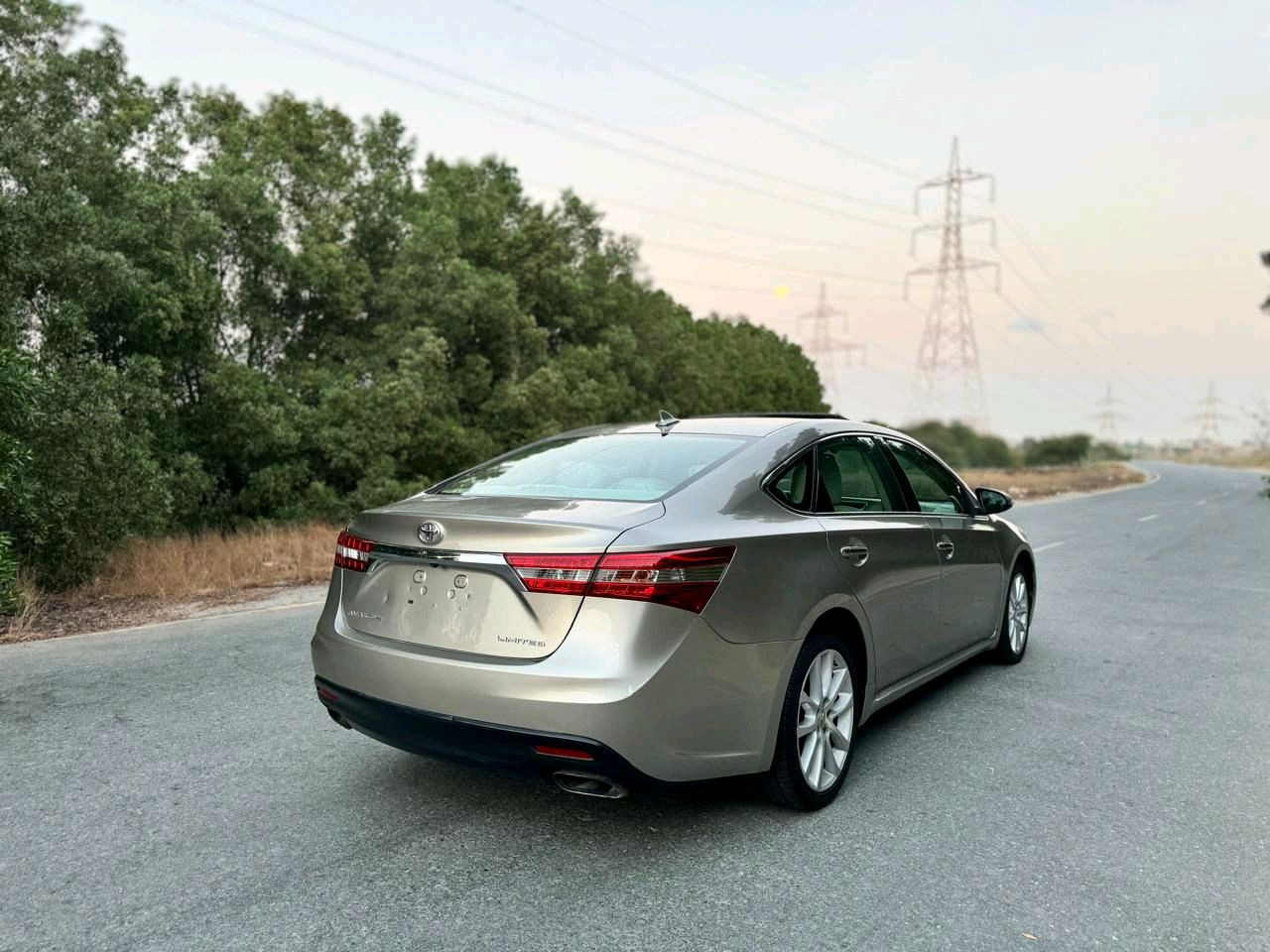 Toyota Avalon - Image 6