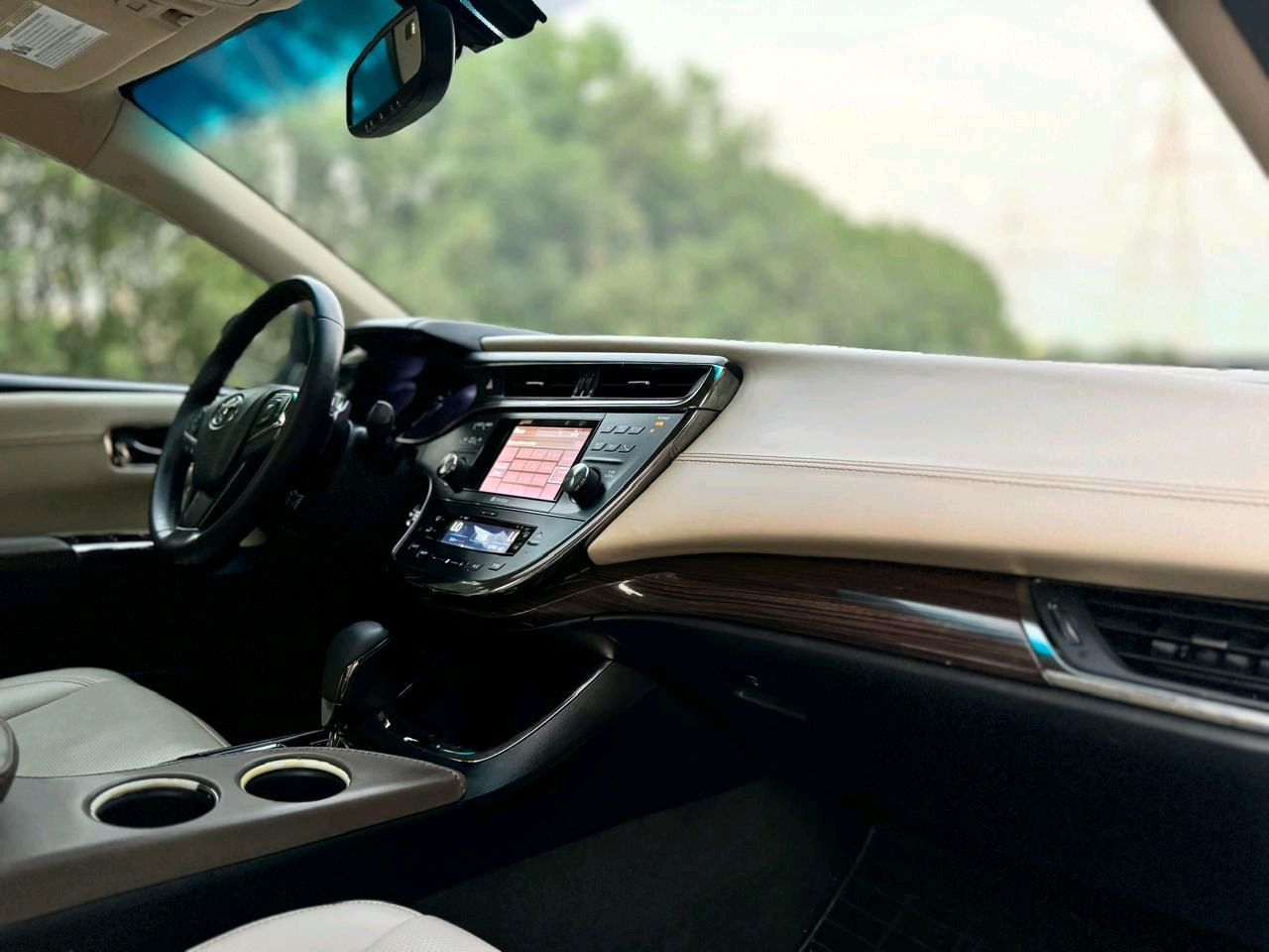 Toyota Avalon - Image 10