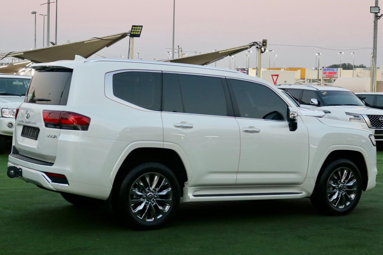 Toyota Land Cruiser - Image 6