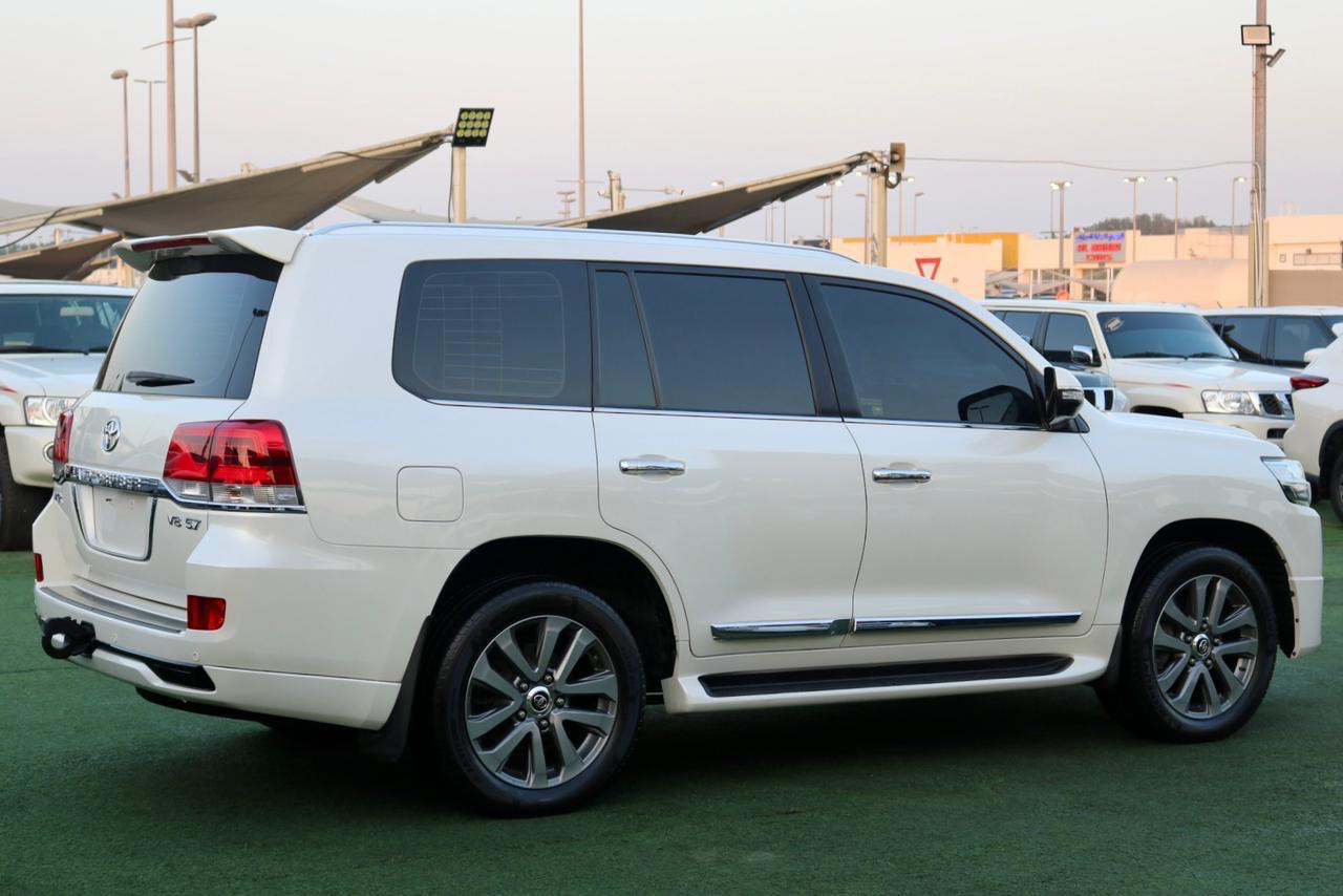 Toyota Land Cruiser - Image 7