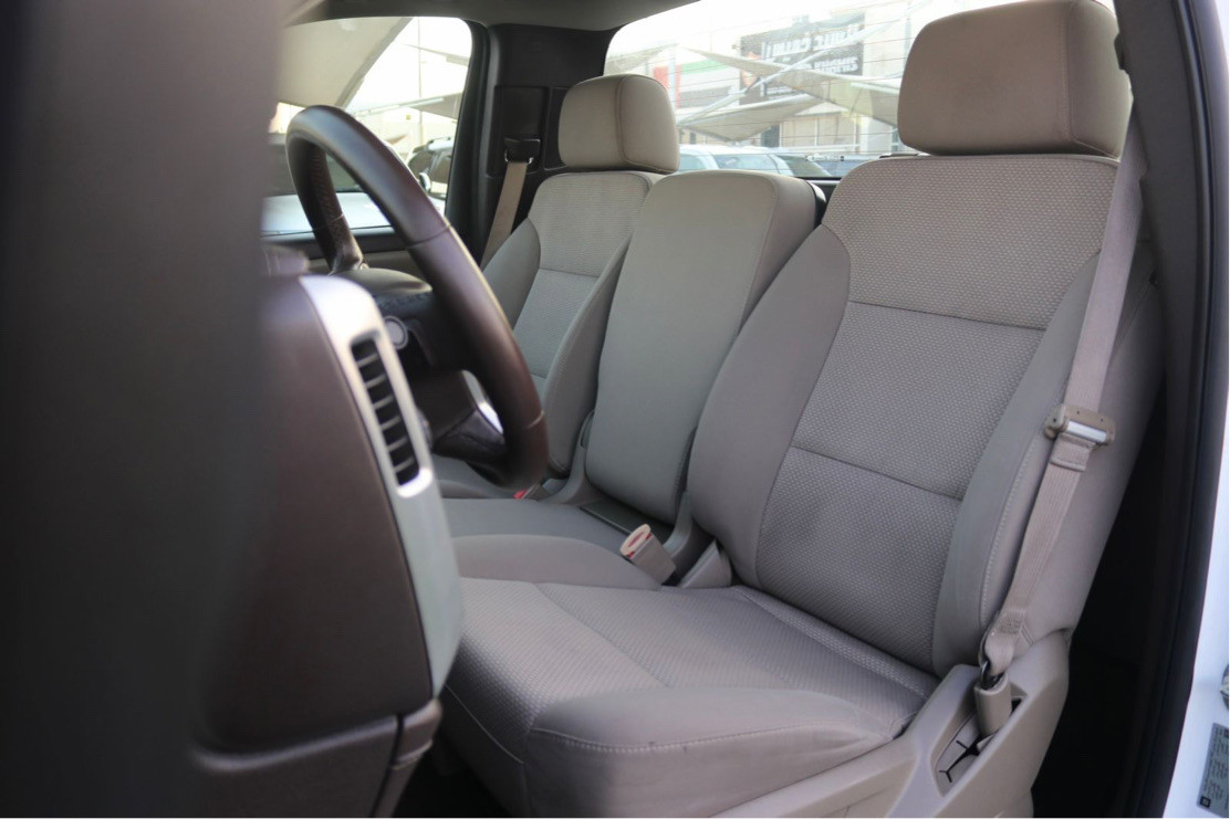GMC Sierra - Image 10