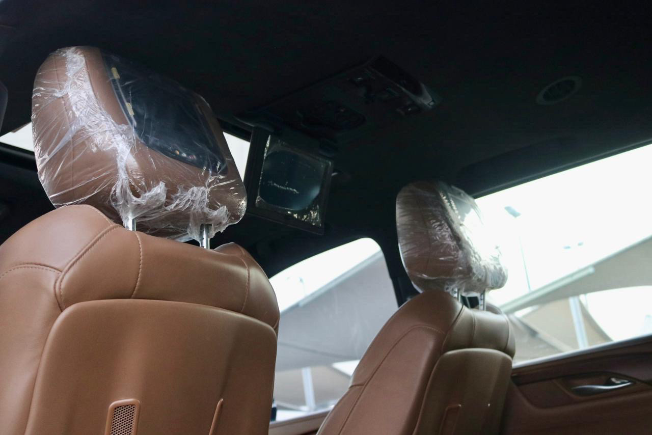 Cadillac Escalade - Image 11