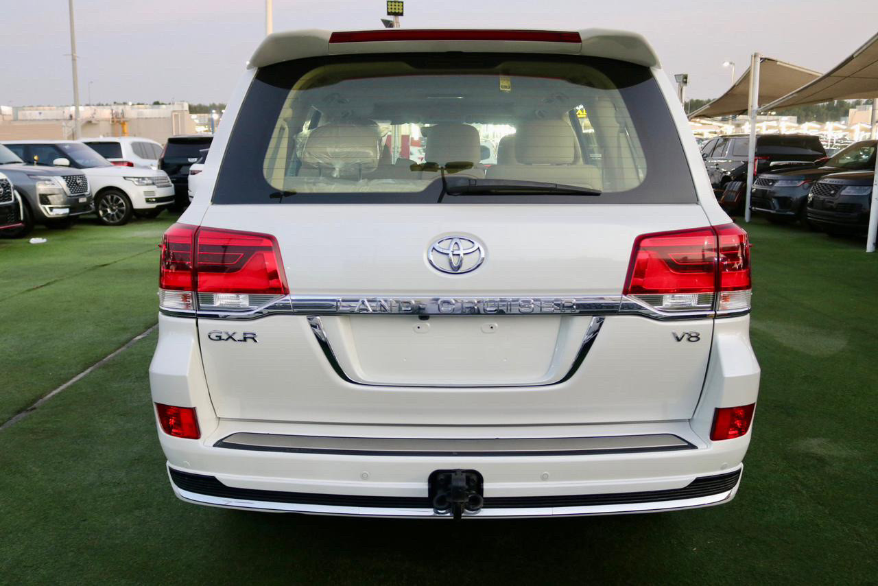 Toyota Land Cruiser - Image 6