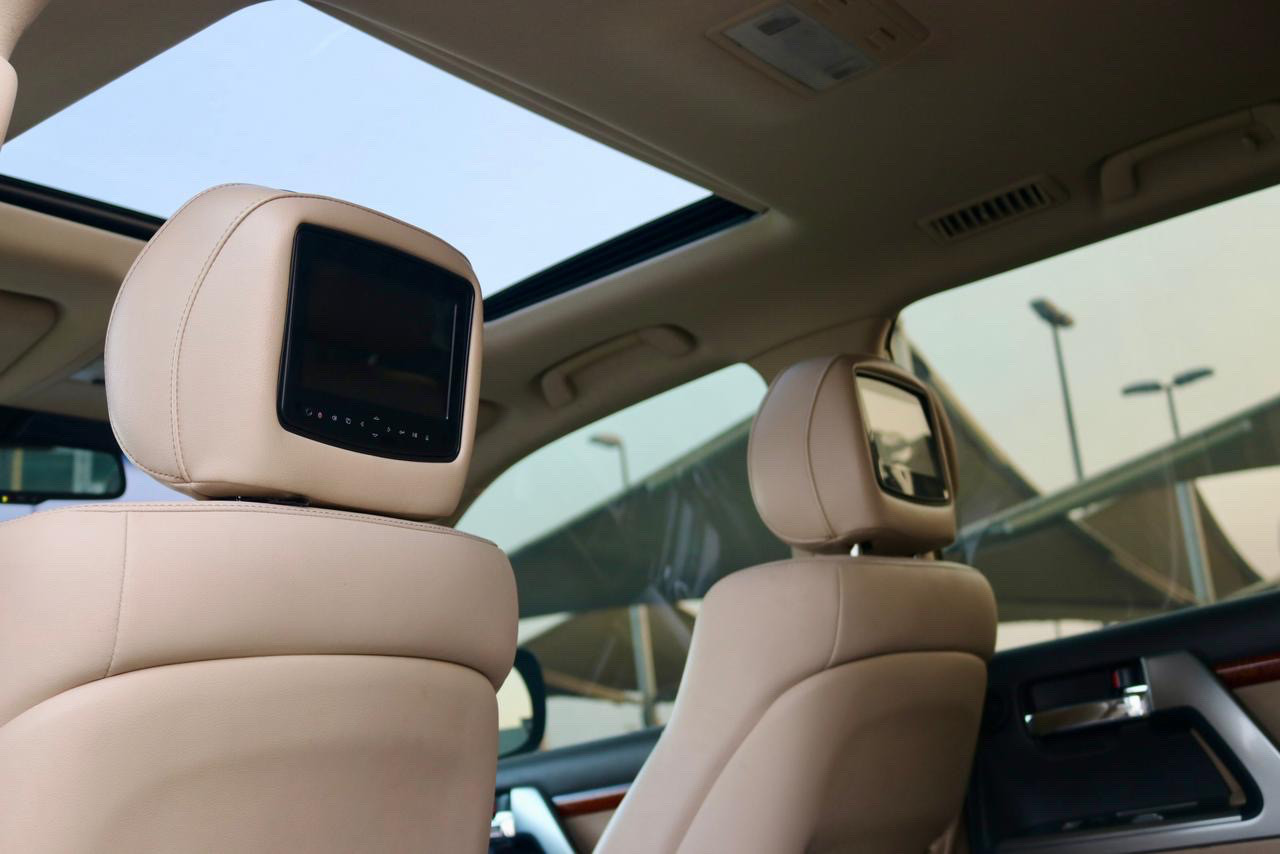Toyota Land Cruiser - Image 12