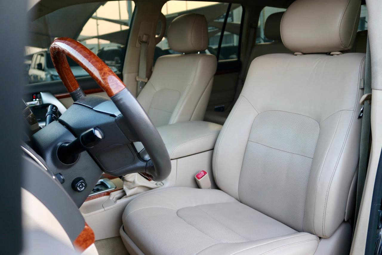 Toyota Land Cruiser - Image 11