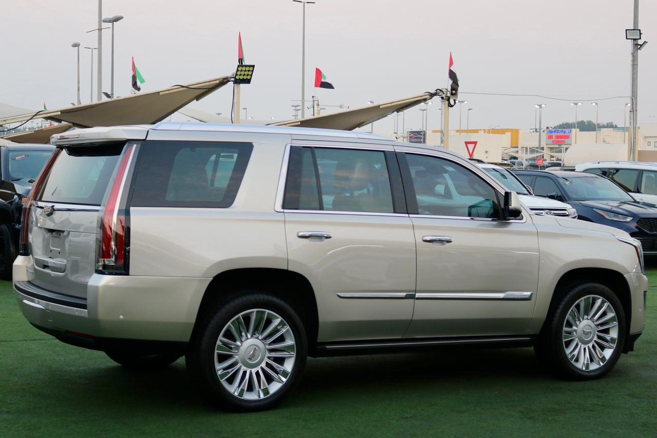 Cadillac Escalade - Image 5