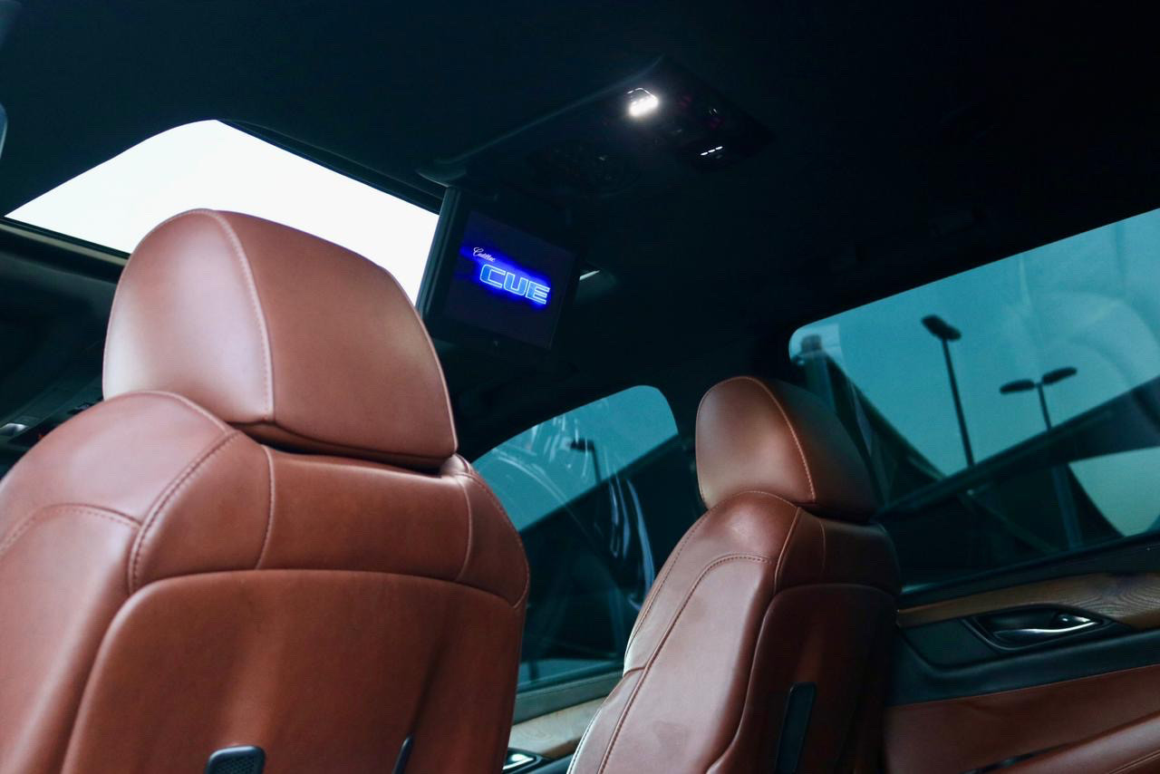 Cadillac Escalade - Image 13