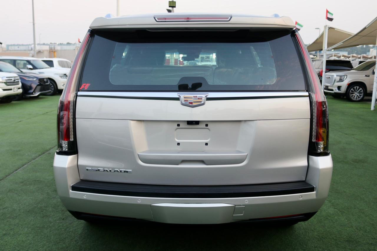 Cadillac Escalade - Image 7