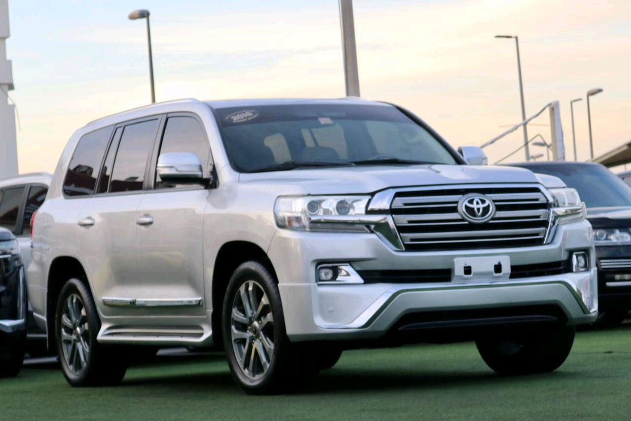 Toyota Land Cruiser - Image 11