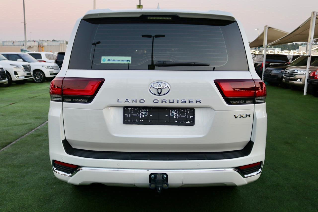 Toyota Land Cruiser - Image 7