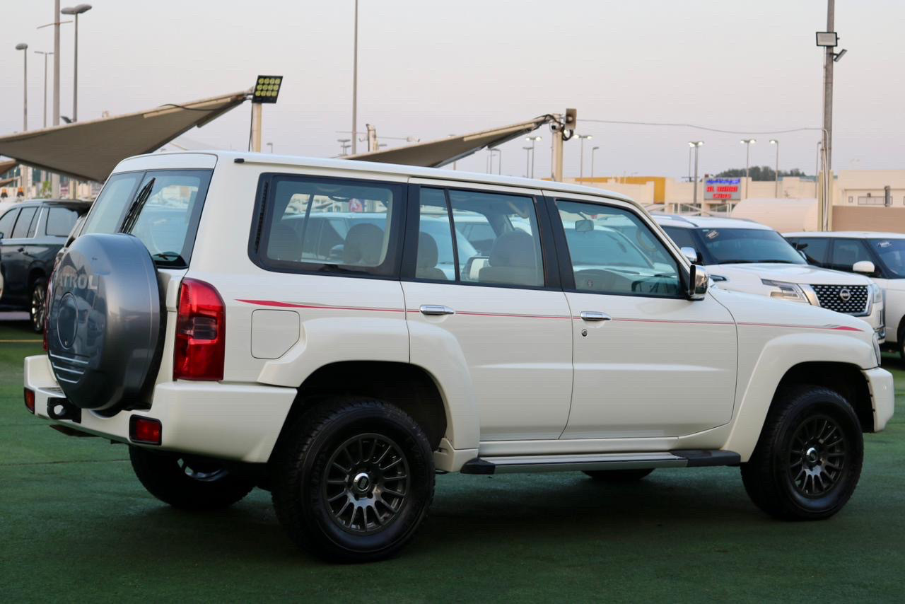 Nissan Safari - Image 9