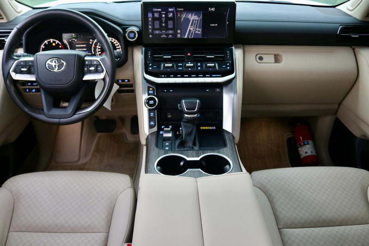 Toyota Land Cruiser - Image 8