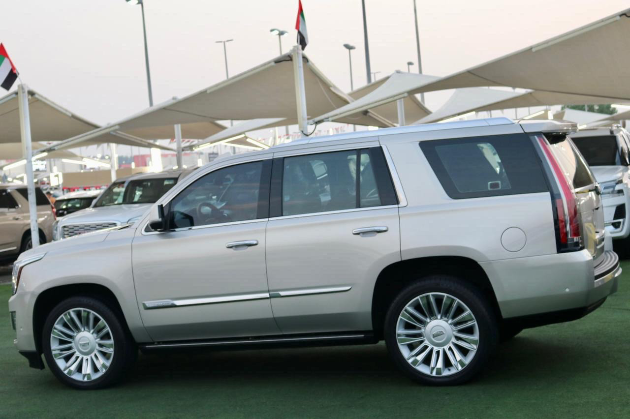 Cadillac Escalade - Image 6