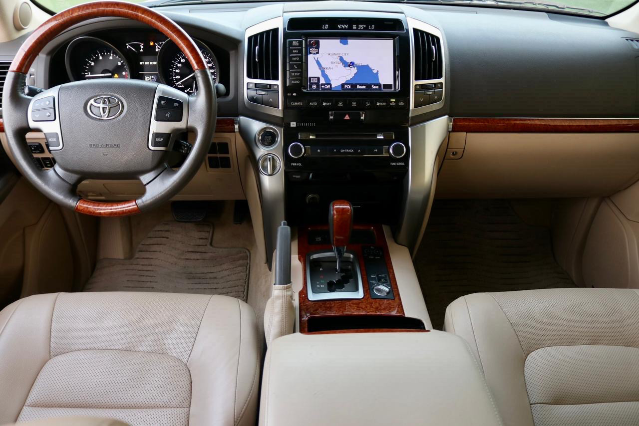 Toyota Land Cruiser - Image 10