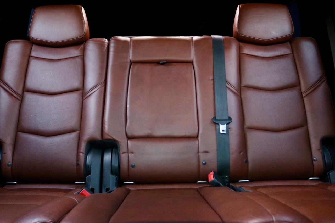 Cadillac Escalade - Image 14