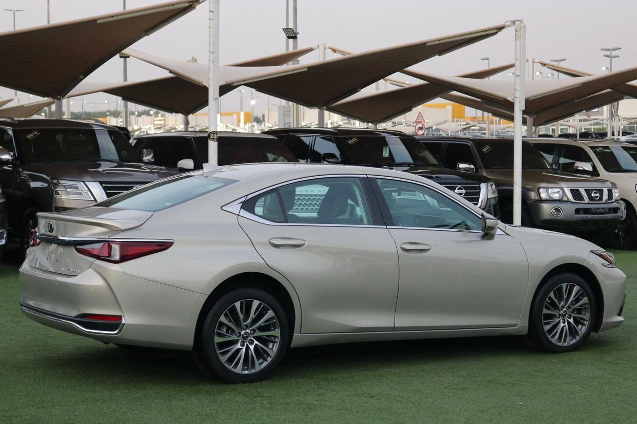 Lexus ES-Series - Image 4