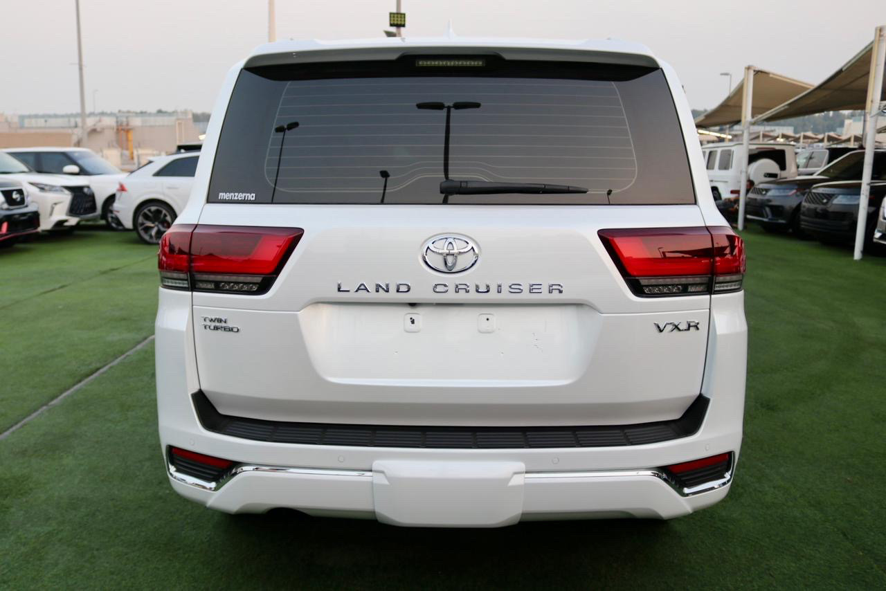 Toyota Land Cruiser - Image 7