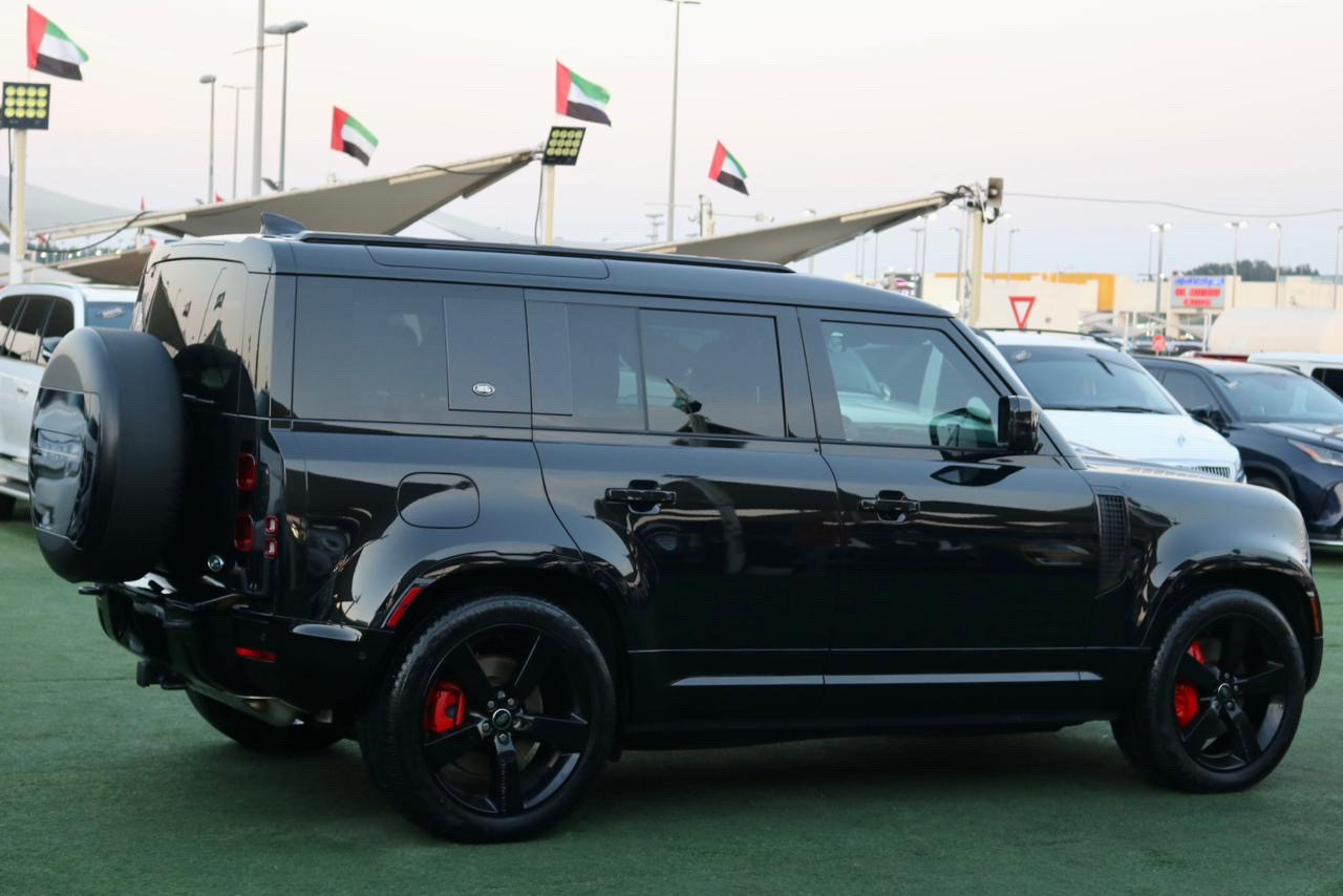 Land Rover Defender - Image 7
