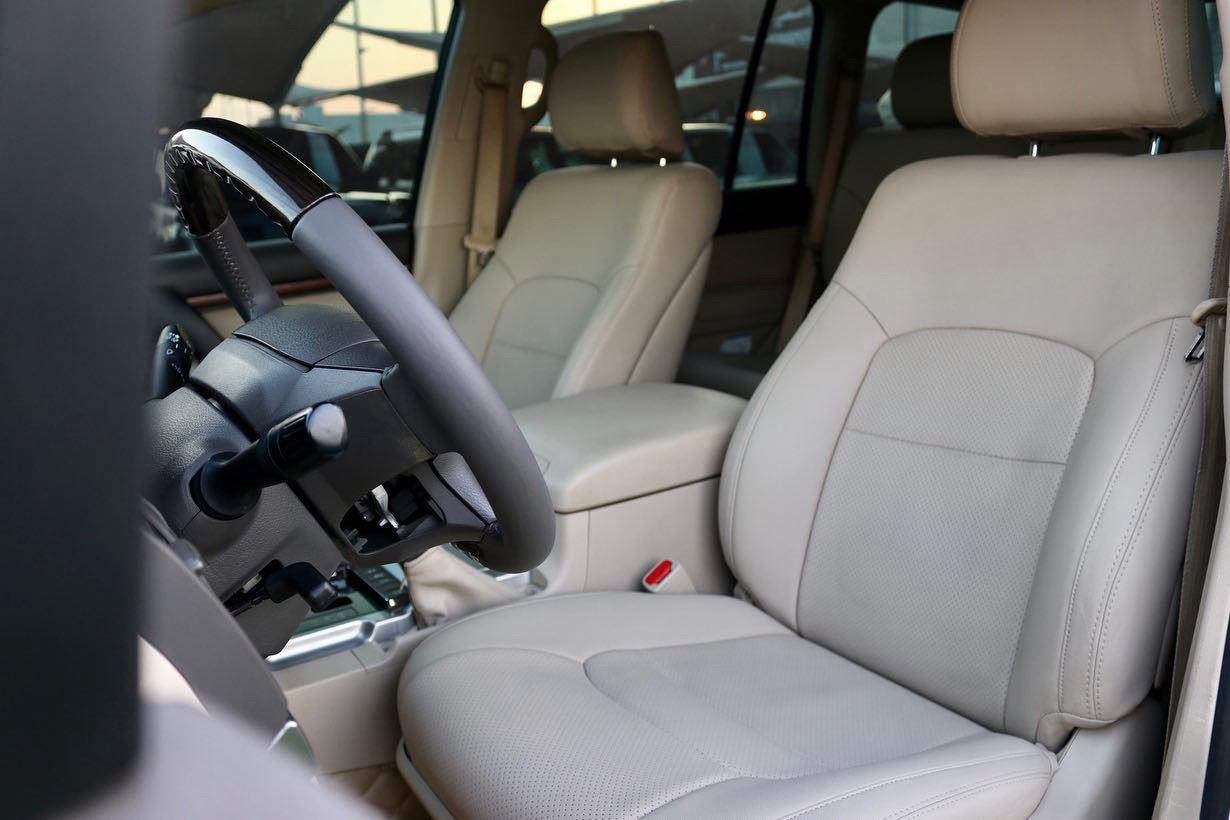 Toyota Land Cruiser - Image 7