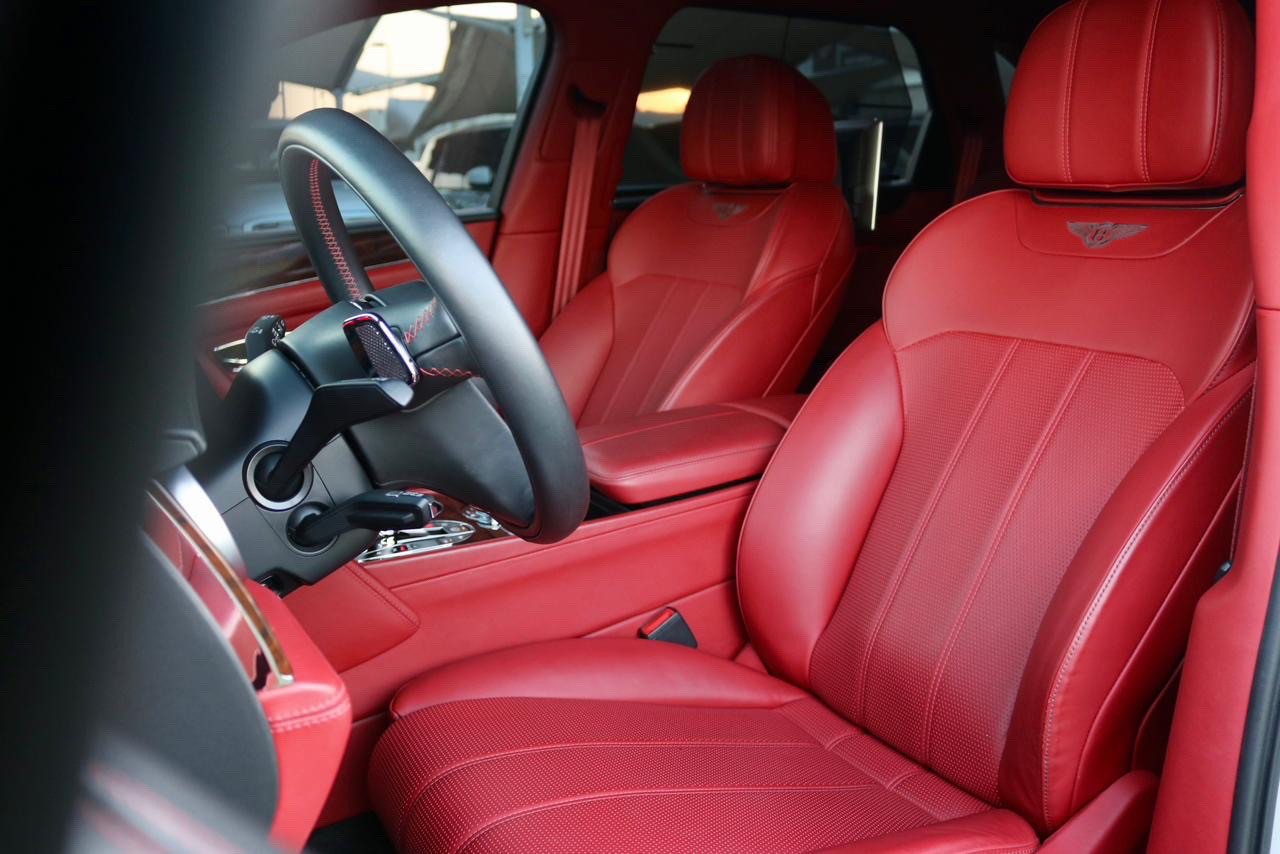 Bentley Bentayga - Image 14