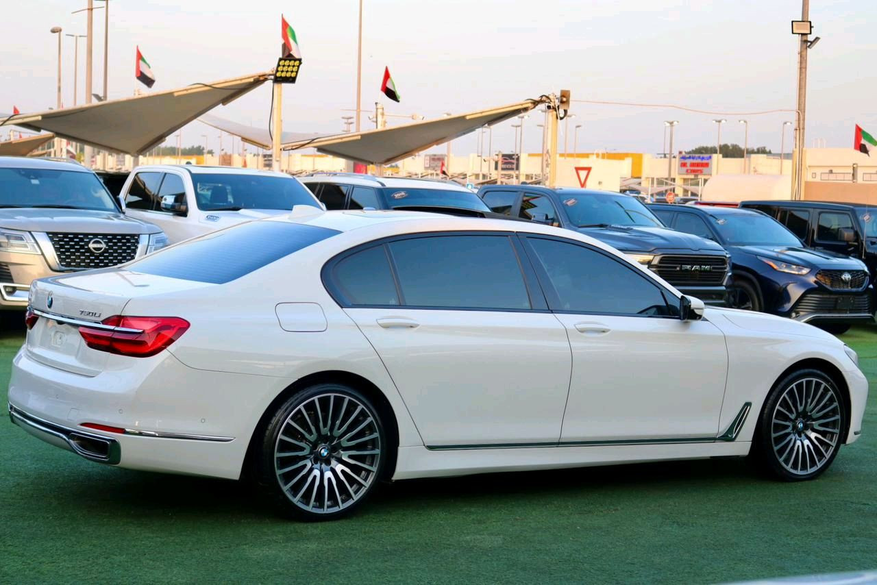 BMW 7-Series - Image 5