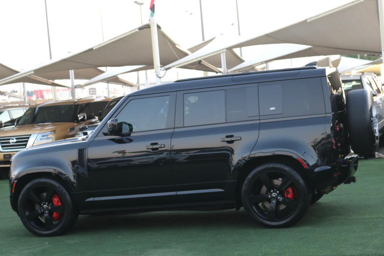 Land Rover Defender - Image 5