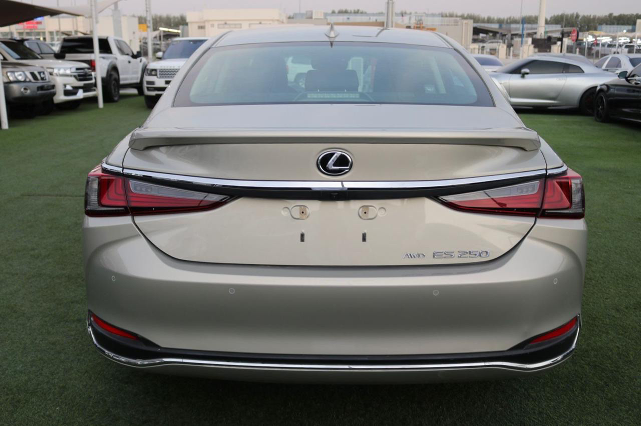 Lexus ES-Series - Image 7