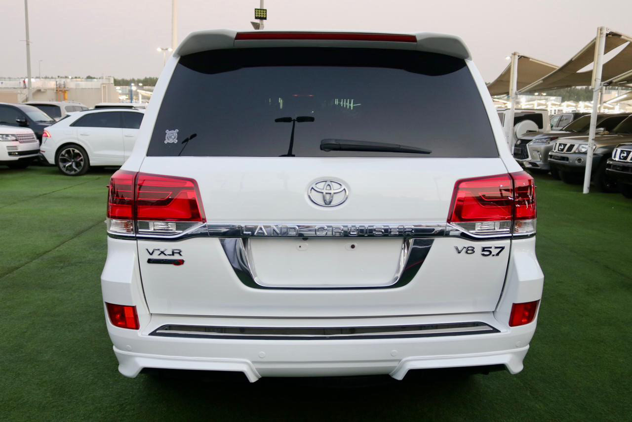 Toyota Land Cruiser - Image 4