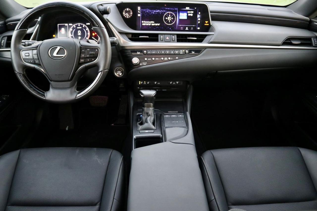Lexus ES-Series - Image 8