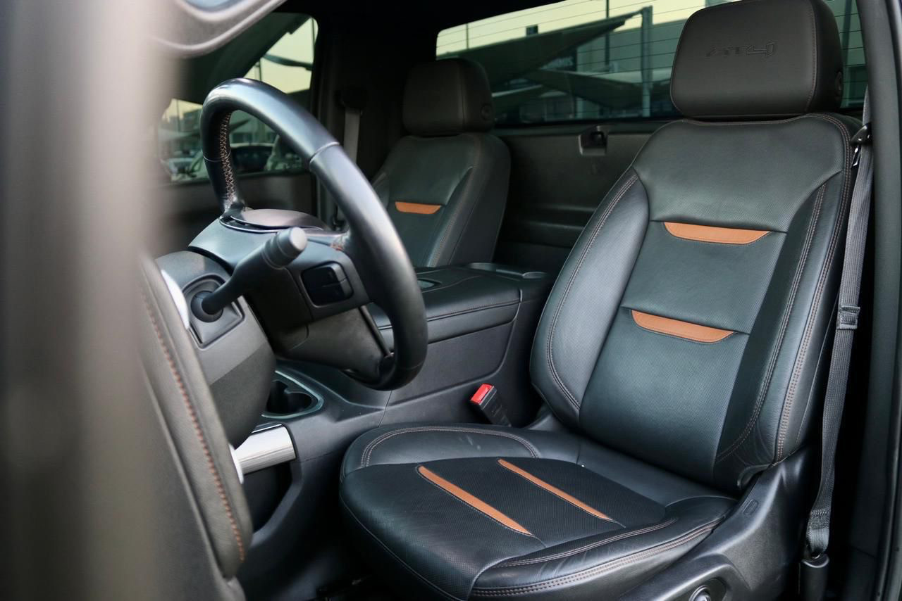 GMC Sierra - Image 10