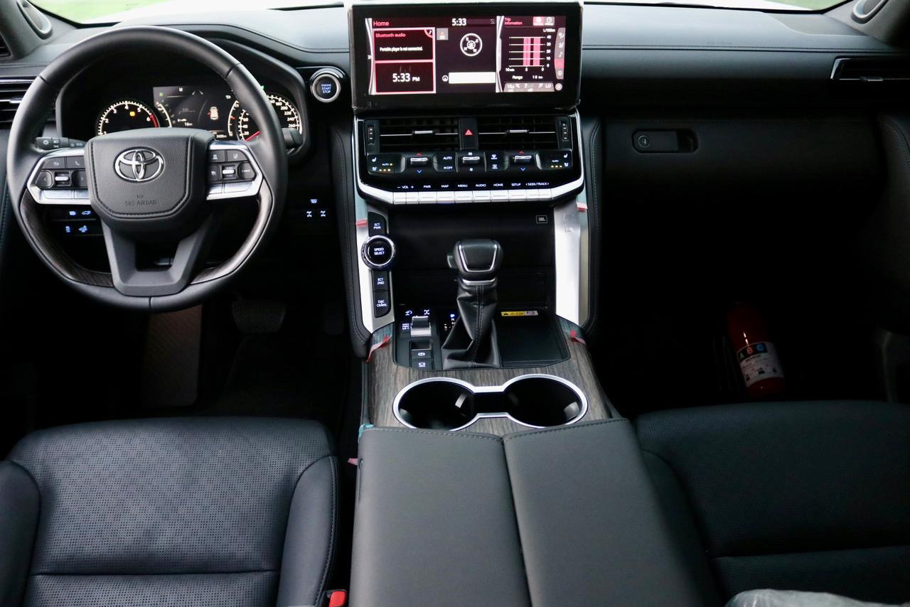 Toyota Land Cruiser - Image 8