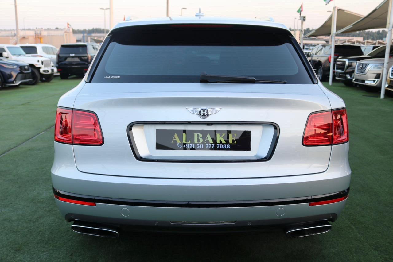 Bentley Bentayga - Image 12