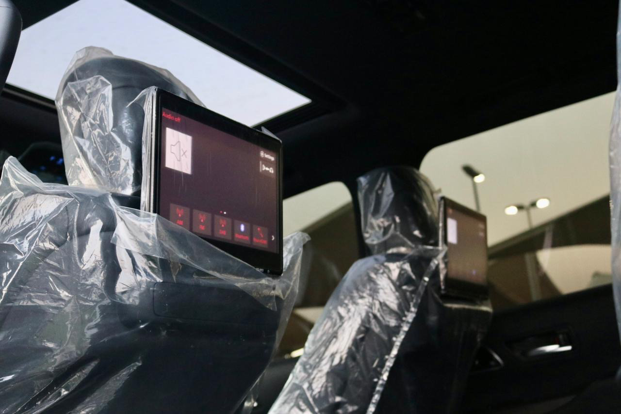 Toyota Land Cruiser - Image 10