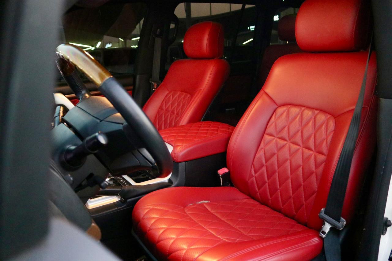 Toyota Land Cruiser - Image 2
