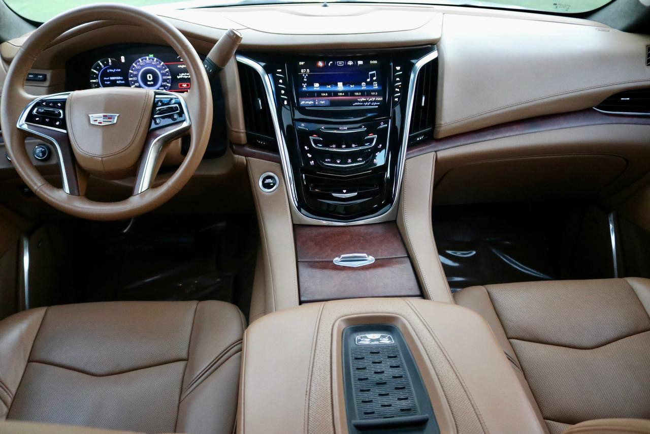 Cadillac Escalade - Image 8