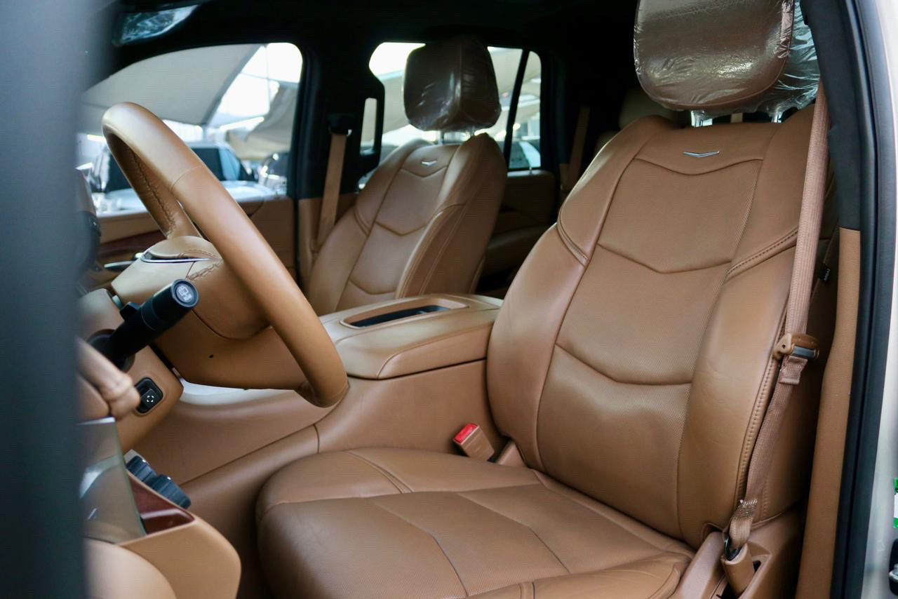 Cadillac Escalade - Image 9