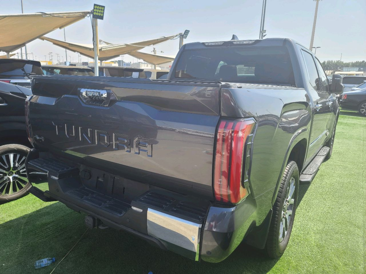 Toyota Tundra - Image 10