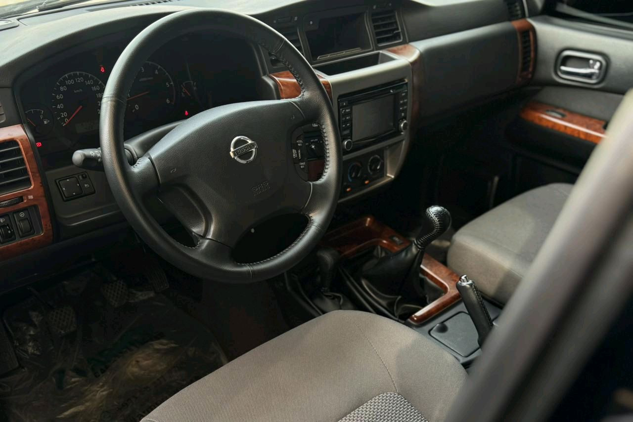 Nissan Safari - Image 8