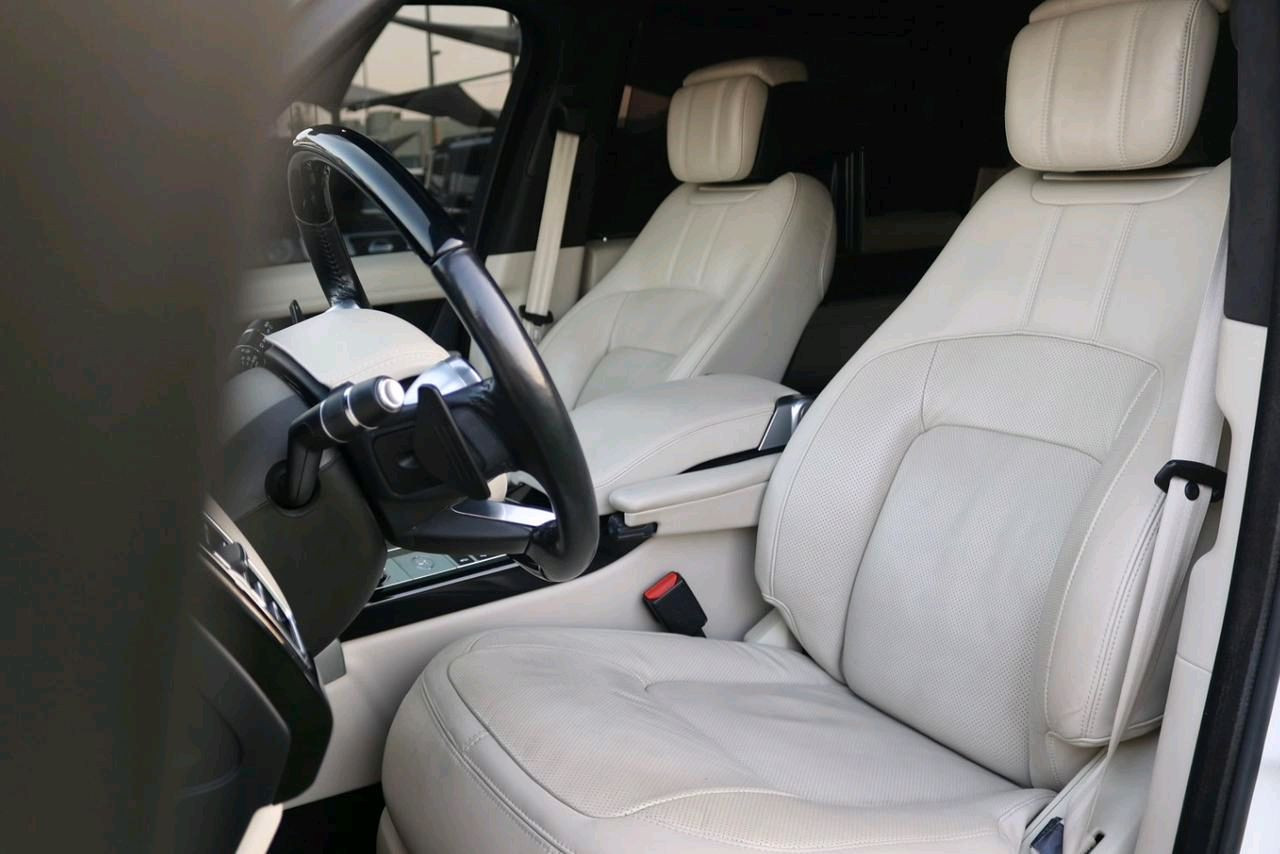 Range Rover Vogue - Image 9