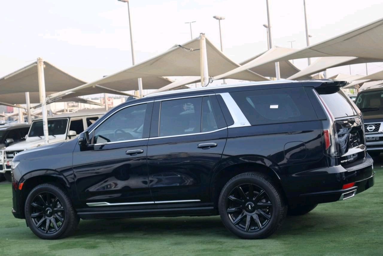 Cadillac Escalade - Image 6
