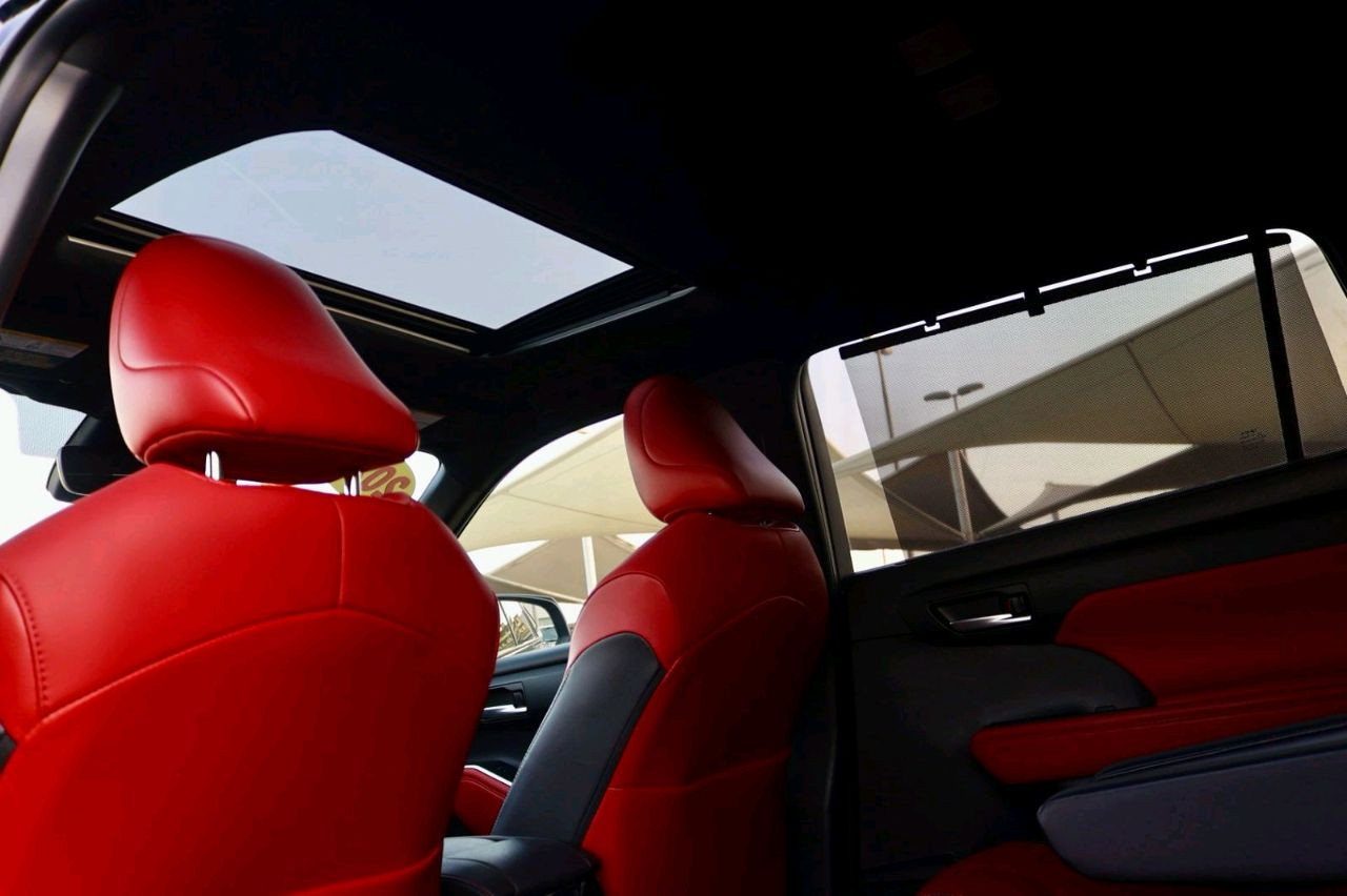 Toyota Highlander - Image 11