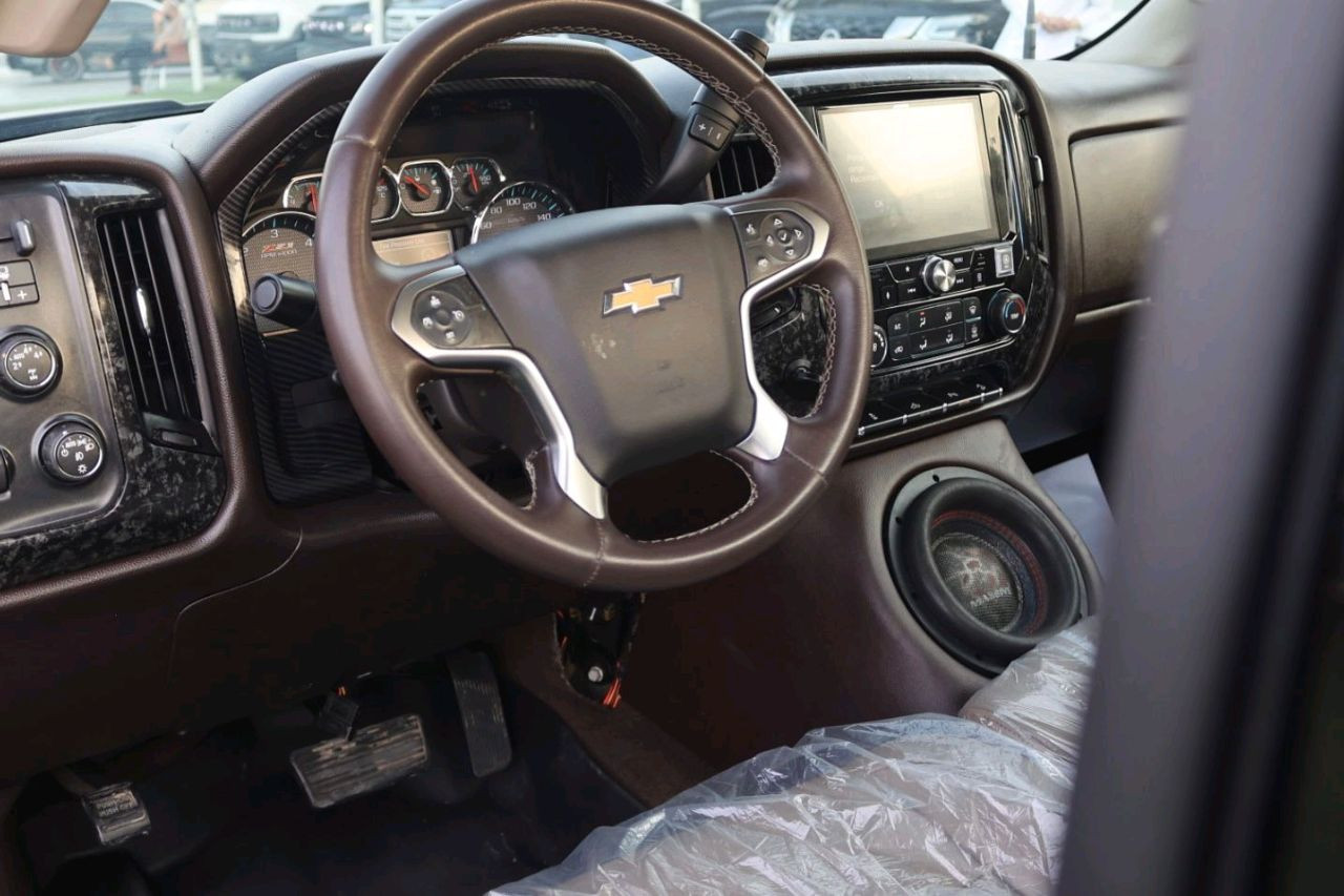 Chevrolet Silverado - Image 8