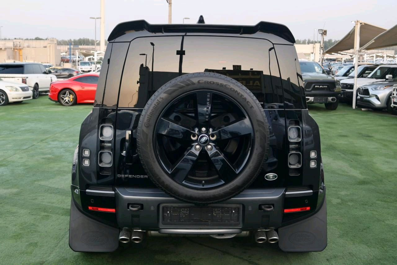 Land Rover Defender - Image 6