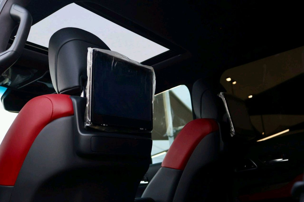 Toyota Land Cruiser - Image 11