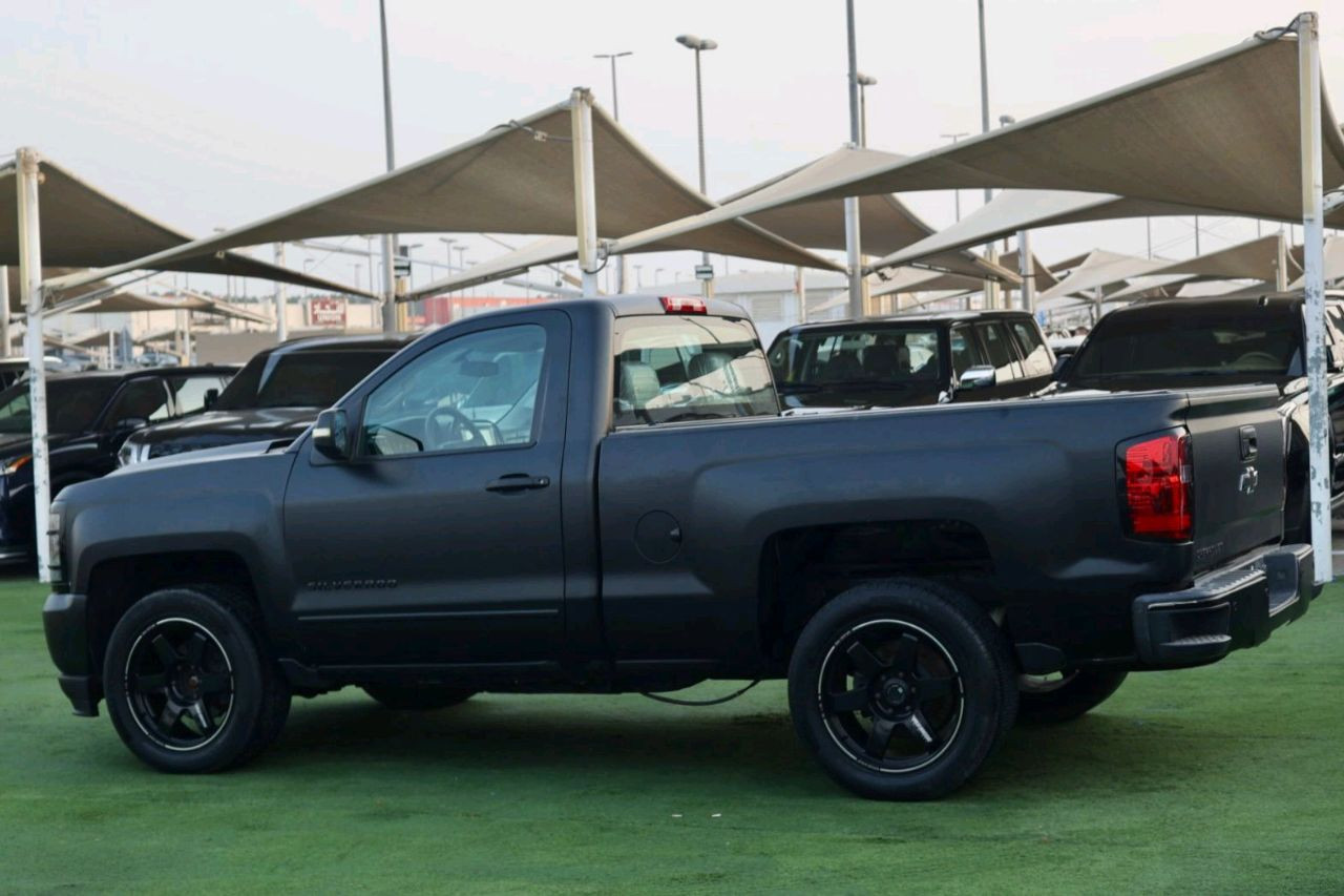 Chevrolet Silverado - Image 6